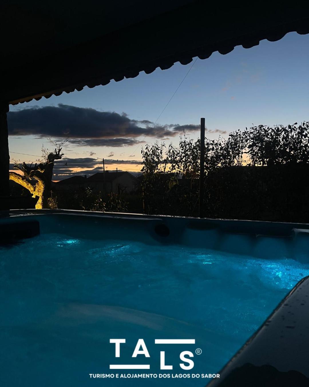 Turismo E Alojamento Dos Lagos Do Sabor - Piscina & Spa Meirinhos Экстерьер фото